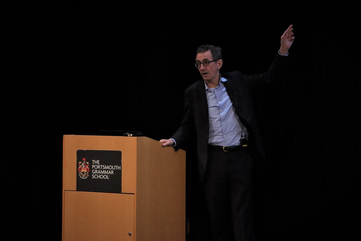 PGS1732's tweet photo. It was a pleasure to welcome @DrGeorgeMaher1 to PGS last night for our annual Ides of March lecture yesterday evening.
Dr Maher spoke insightfully about the fall of Rome and what it can teach us today followed by a great Q&A from our audience! ποΈ
#PGSCuriosity #PGSClassics https://t.co/FRt8SdcTWV
