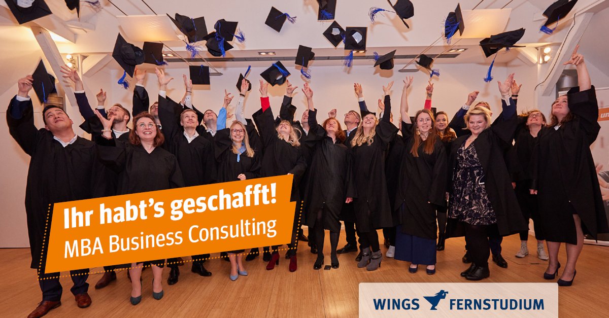 Die Location war bezaubernd, die Absolvent:innen glücklich, das Buffett lecker und der Abend rundum gelungen. Unseren Absolvent:innen des MBA Business Consulting wünschen wir alles Gute, eine steile Karriere und viele schöne Erinnerungen an diesen besonderen Abend. ❤️