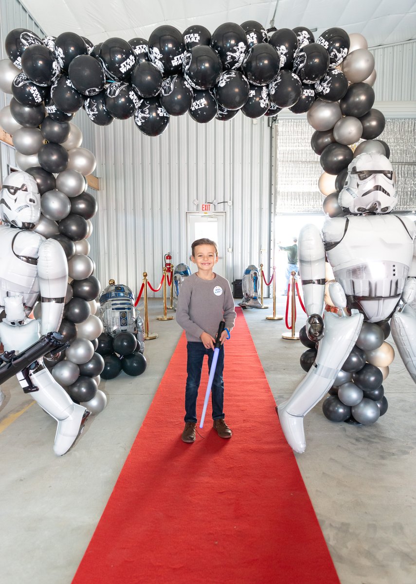 MakeAWishAL's tweet photo. 💙WISH GRANTED💙

Bennett celebrated his 8th birthday in Walt Disney World and lived out his dream of being a Jedi!  Thanks to our sponsor, Vertex Energy Mobile, he and his family were able to celebrate his bravery at the happiest place on earth!🌟 https://t.co/dRbZCHwk2G