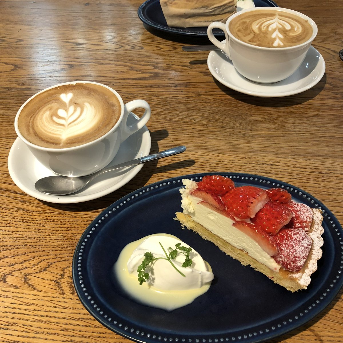 maaaanaaaa____'s tweet photo. 家に帰りたくなくて親友連れ出してカフェ来た😭 https://t.co/oCHjtZgZUh