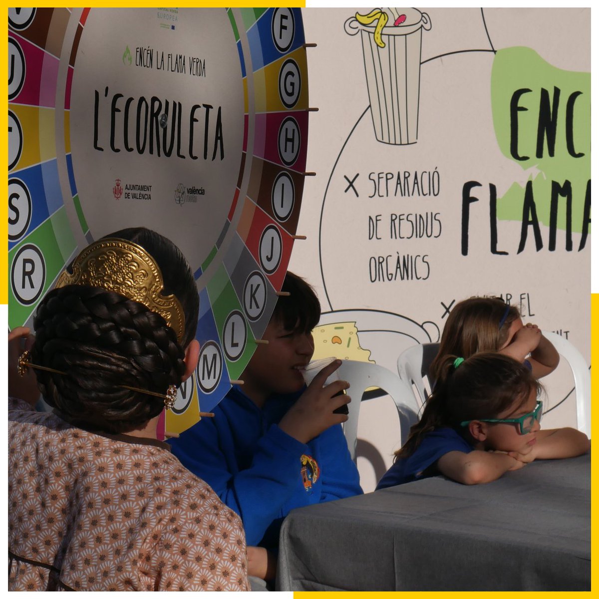 ValenciaNetaVLC's tweet photo. #EncénLaFlamaVerda ♻ és més que un taller d'educació ambiental. 🔝 És una iniciativa que forma part del #PEARN i que, a partir del joc i la participació, busca implicar les Comissions Falleres en la creació d'una València més sostenible i més respectuosa amb l'entorn. 😊 https://t.co/wVBWkuHJsW