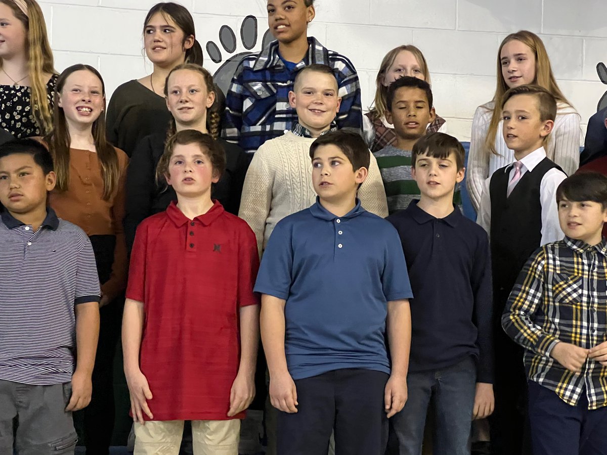 TrishaGrantham5's tweet photo. 5th Grade Musical 🎶💙🎶 So very proud of these group of kids. Thank you Mr. Ranner for all your hard work and patience to make it a success👏🏻 #schooldayblues #wolfpuppride #BTE #5th #hellogoodbye #ucalaly @ag_stl @rannermusic @BTE_PTA @WSDinfo https://t.co/X37xdjLFPN