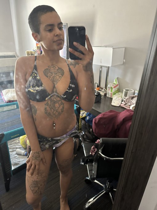 I&rsquo;m back sorry I&rsquo;ve been gone but had to resort to living in a hotel with the family not fun but keeps<a href="/tag/newprofilepic"class="tags"><span>#newprofilepic</span></a>