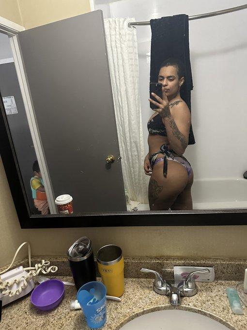 I&rsquo;m back sorry I&rsquo;ve been gone but had to resort to living in a hotel with the family not fun but keeps<a href="/tag/newprofilepic"class="tags"><span>#newprofilepic</span></a>