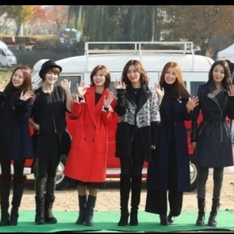 spoilerhyung's tweet photo. Woah THIS FRIENDSHIP tho >>>>>

Lee Tae-ran (instagram updates)

Taeran, Hyesoo, Yoonah, Yoosun, Minjung, Goeun OMFG 😭😭😭🫶 https://t.co/4SUM2VkgmA