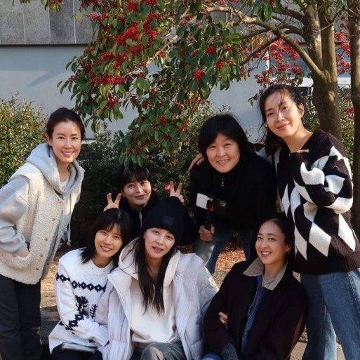 spoilerhyung's tweet photo. Woah THIS FRIENDSHIP tho >>>>>

Lee Tae-ran (instagram updates)

Taeran, Hyesoo, Yoonah, Yoosun, Minjung, Goeun OMFG 😭😭😭🫶 https://t.co/4SUM2VkgmA