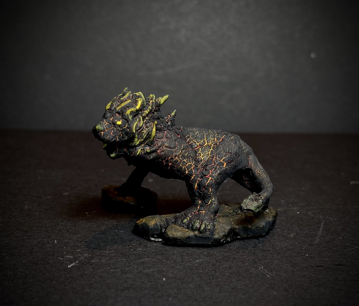 MightyLGames's tweet photo. A lazy little project by Mrs MLG using Mordant Earth
Find crackle paint here https://t.co/twO0JuM86M
#miniatures #effectPaint #paintingMiniatures #hobby https://t.co/dDBVZF4e6N