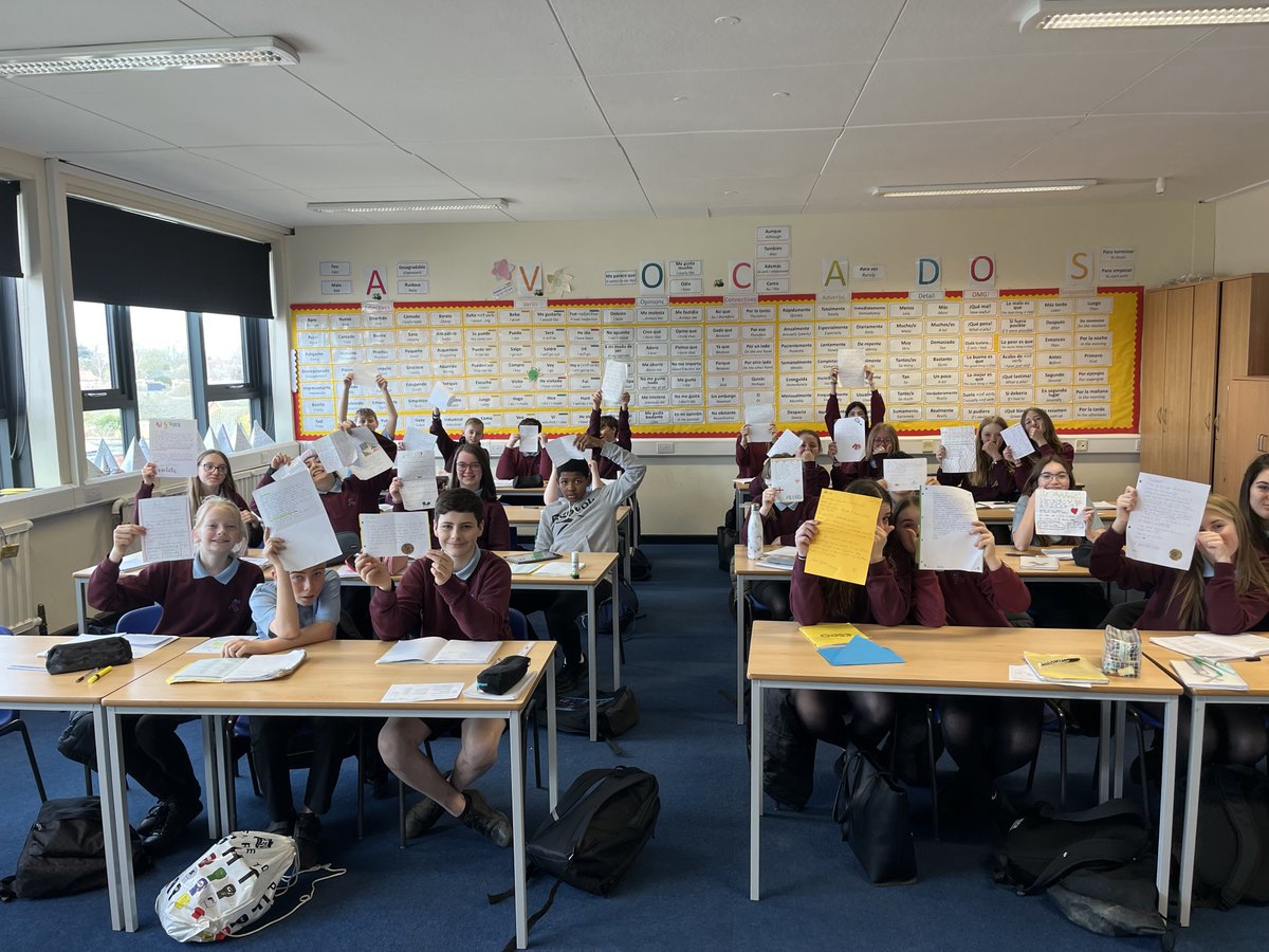 This week our year 8 students were excited to receive more pen pal letters from Seville.