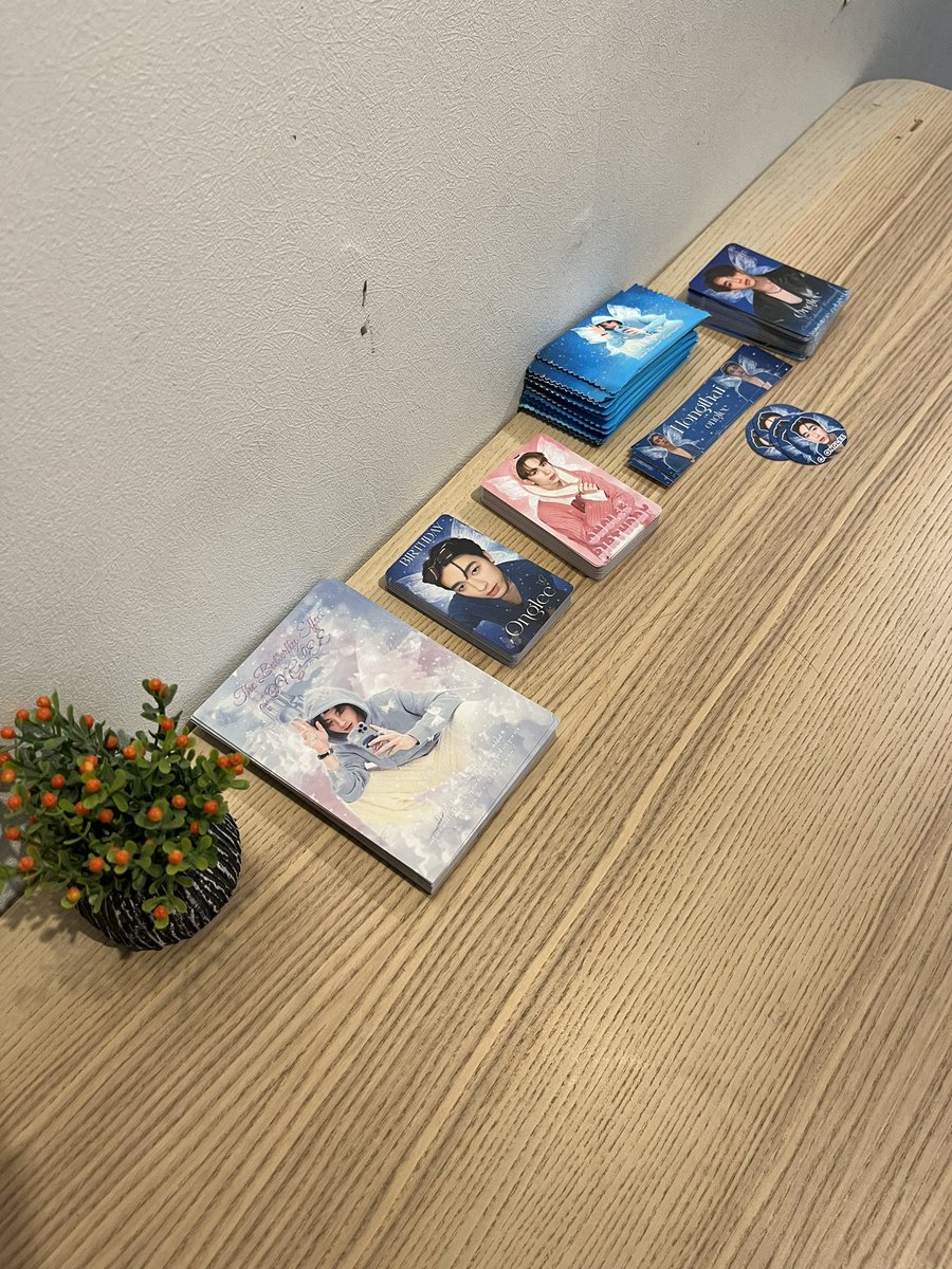 OngleeBDProject's tweet photo. พรุ่งนี้มีอีกวันนะคะ🦋💙 แต่Giveaway จำนวนเหลือน้อยแล้วน้า🥹 ทางทีมลืมจำกัด100set/วัน เลยทำให้เหลือจำนวนน้อยมากๆ ทางทีมโปรเจคต้องขออภัยในความไม่สะดวกด้วยนะคะ 

#TheButterflyEffectOfOnglee
꒰ #PROXIEth #PROXIEOnglee ꒱ ッ
#19thOngleeBDayGift #OngleeOscar19thBDay https://t.co/2Y4YUdc6rt