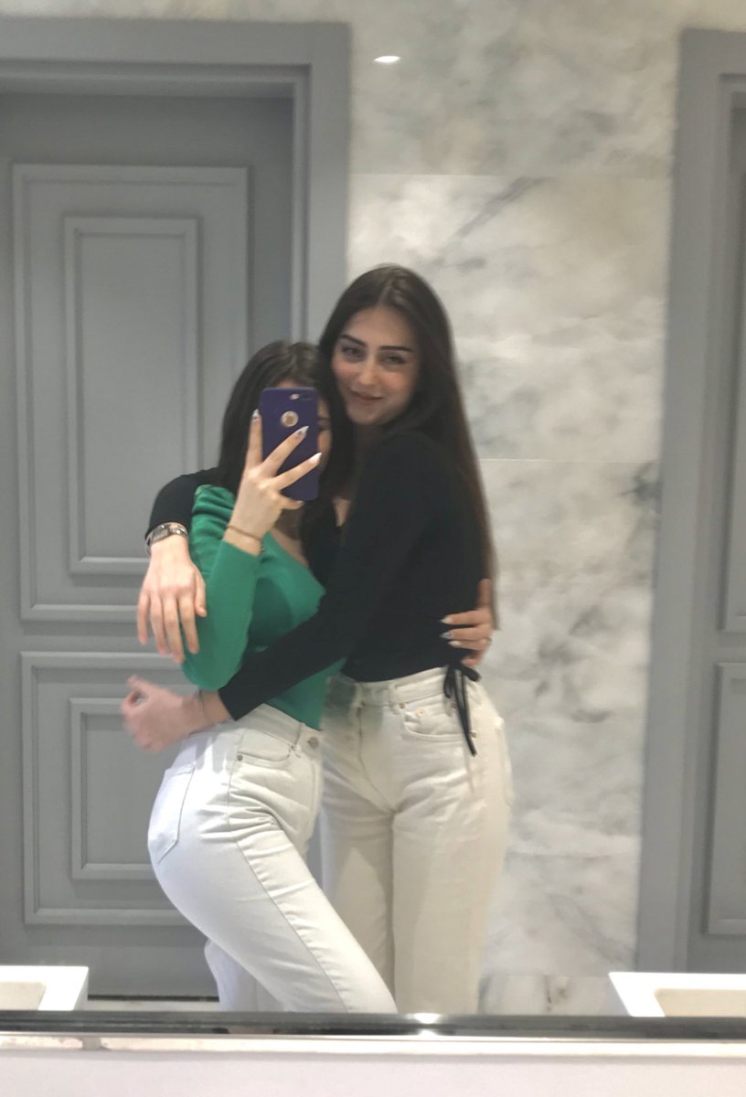 sule0zz's tweet photo. aslında Elsayla çok benziyoruzz✨ https://t.co/QehtVVsDVF