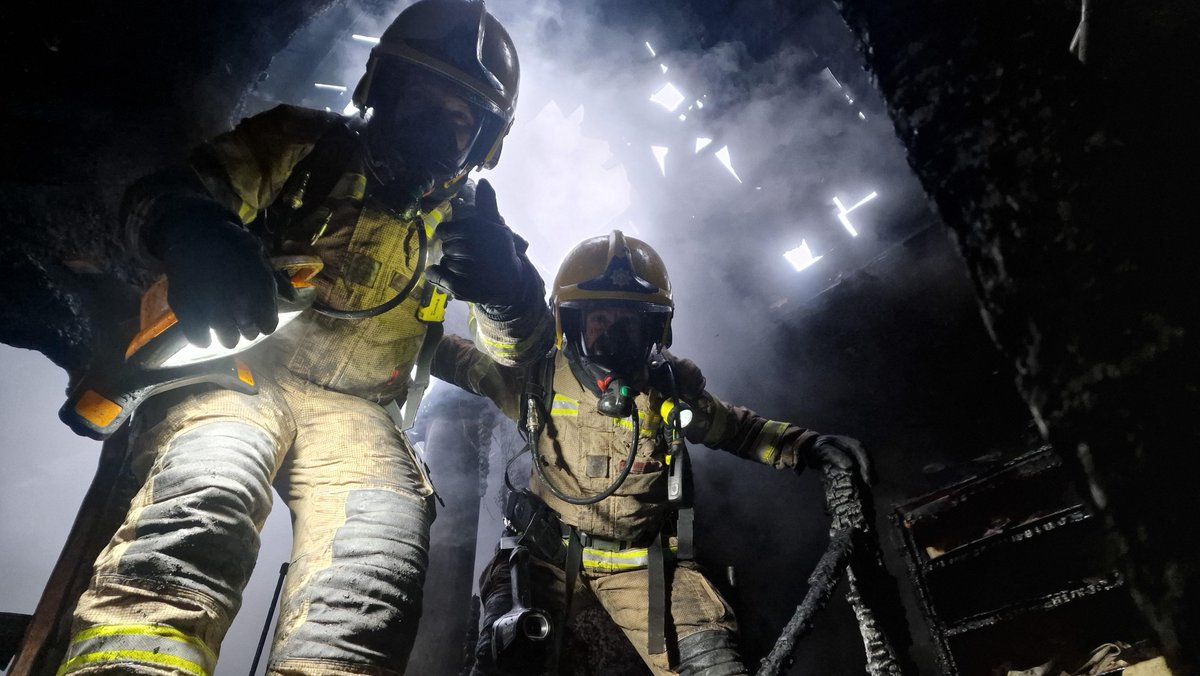 Don't forget to get your application in! We are currently looking for Wholetime Firefighters 🔥🚒 Just visit ow.ly/4Q1x50NjWpb to find out more and apply 👍🙂