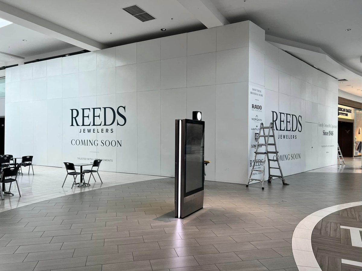 citrussign's tweet photo. Here at Citrus, we stay hopped up on Vitamin C, so getting up before mall hours to knock out a vinyl install for our friends at Reeds Jewelers is a walk in the park!
Stay Sweet Orlando! 💪💪🍊🍋🍊🍋 https://t.co/2UXTm9PSCe