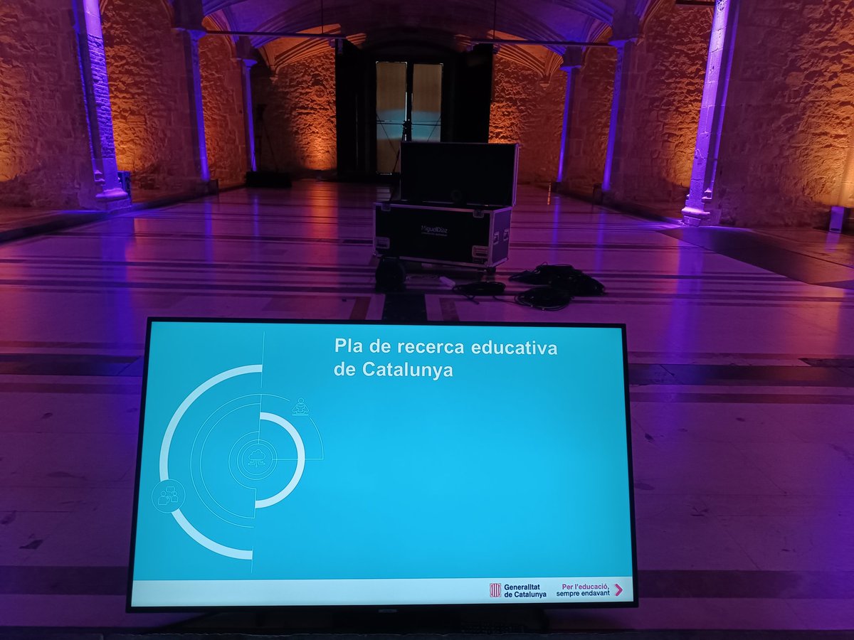 📌Últims preparatius per a l'acte de compromís que activa l'elaboració del Pla de recerca de Catalunya entre el Departament d'Educació i el de Recerca i Universitats al <a href="/MACBA_Barcelona/">MACBA | Museu | BCN</a>  <a href="/JoanCuevas/">Joan Cuevas 🎗</a> <a href="/jordiserarols/">Jordi Serarols</a> -Per una educació basada en l'evidència-
