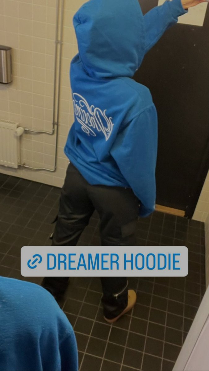 JoalinLSource's tweet image. Merch! Joalin acabou de partilhar uma foto com sua merch! O que vocês acham da merch da filandesa ??

"moletom dreamer"

Joalin Loukamaa • Instagram stories