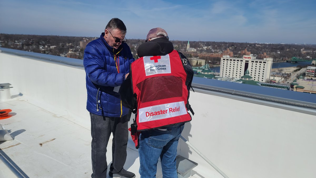 Yesterday, @RedCrossIL volunteers installed radio equipment on top of the Will County Courthouse ahead of Sound the Alarm this weekend.  In the process, they got the best view of @TheCityofJoliet. 

A special thanks to @WillCountyEMA for their support to help us #EndHomeFires