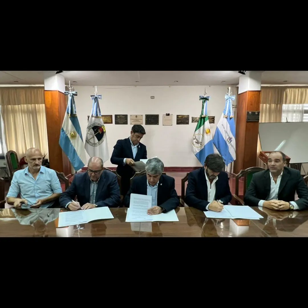 BureauChaco's tweet photo. ✨La UNNE nuevo Socio Estrategico✨

En la sede del  rectorado de la Universidad Nacional del Nordeste en Corrientes, el Chaco Convention Bureau, junto al Corrientes Convention Bureau firmaron un convenio de marco de cooperación con dicha Universidad. https://t.co/CHP5s0z1DM