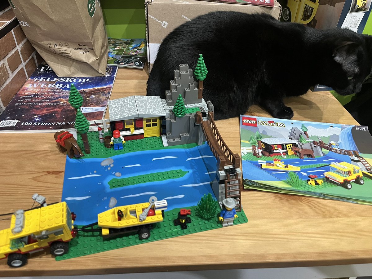 kociu91's tweet photo. A zestaw, który dołącza do mojej kolekcji #Lego i powinien wzbudzić miłe wspomnienia u @r0br3t @pluszysta @misia_domi @karo_yard @tsumidesho @maryush @JohnManham to
@LEGO_Group #LegoSystem Rocky River Retreat #set 6552 z roku 1993! Prawdziwa legenda!
#AFOL #LEGOFAN #LEGOMANIAC https://t.co/HBKnZfe03W