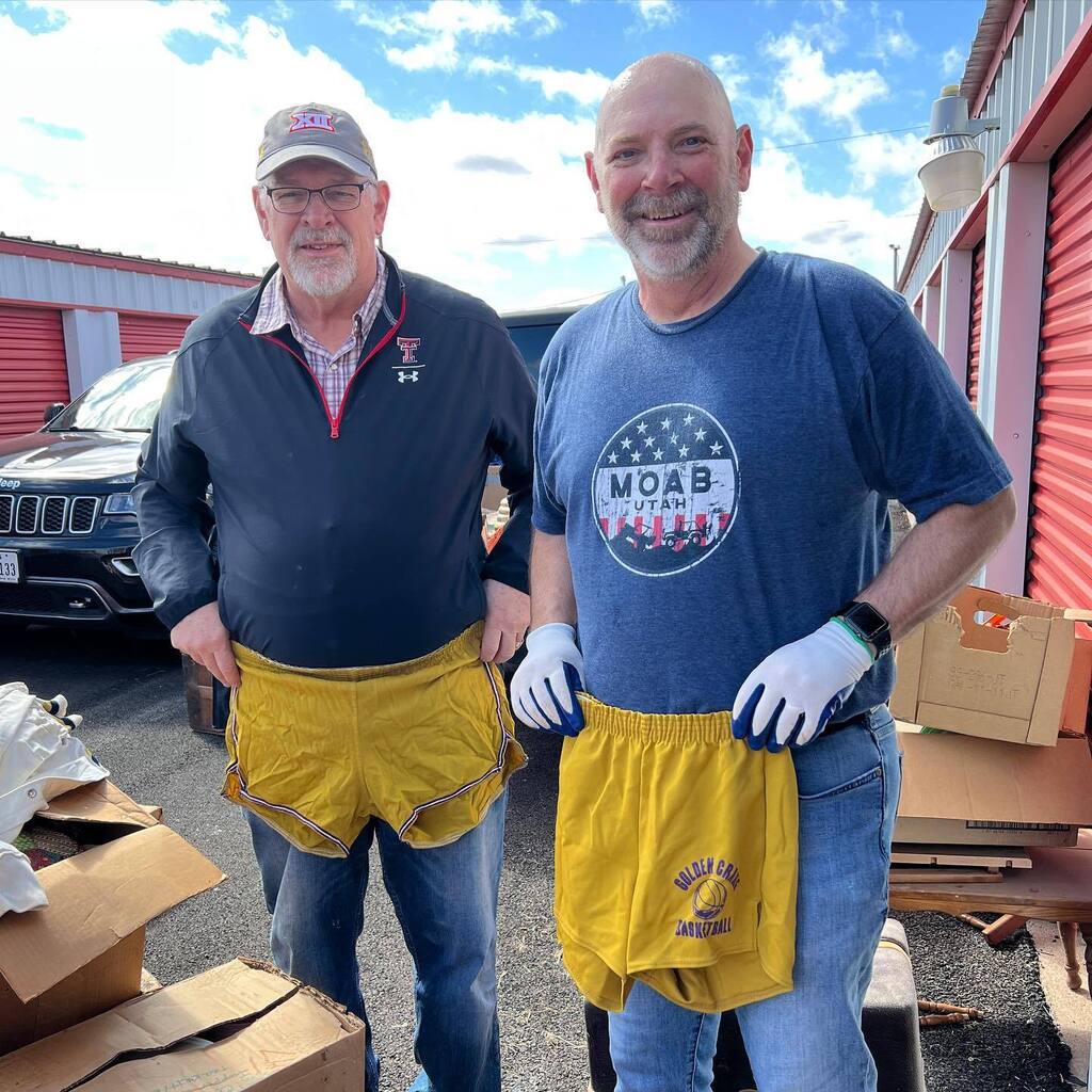 Did a little spring cleaning in San Angelo and found lots of “treasures”. Looks like we both may be a little over our playing weight. instagr.am/p/Cp24Sj5OQyG/