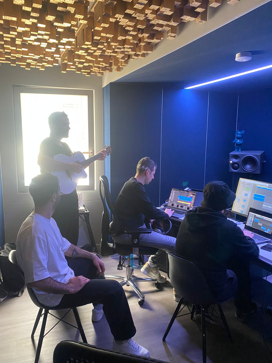📸 Here are some pics from our epic writing camp in Frankfurt this week! Pleasure to have <a href="/robin_schulz/">Robin Schulz</a> <a href="/FelixJaehn/">FELIX JAEHN</a> <a href="/KlingandeMusic/">Klingande</a> <a href="/Quarterhead/">Quarterhead</a>, <a href="/sarahdewarren/">Sarah de Warren</a> <a href="/nathannicholson/">Nathan Nicholson</a> <a href="/arcticlakemusic/">Arctic Lake</a> <a href="/mklamusic/">MKLA</a> and so many more incredible artists, songwriters and producers join us.