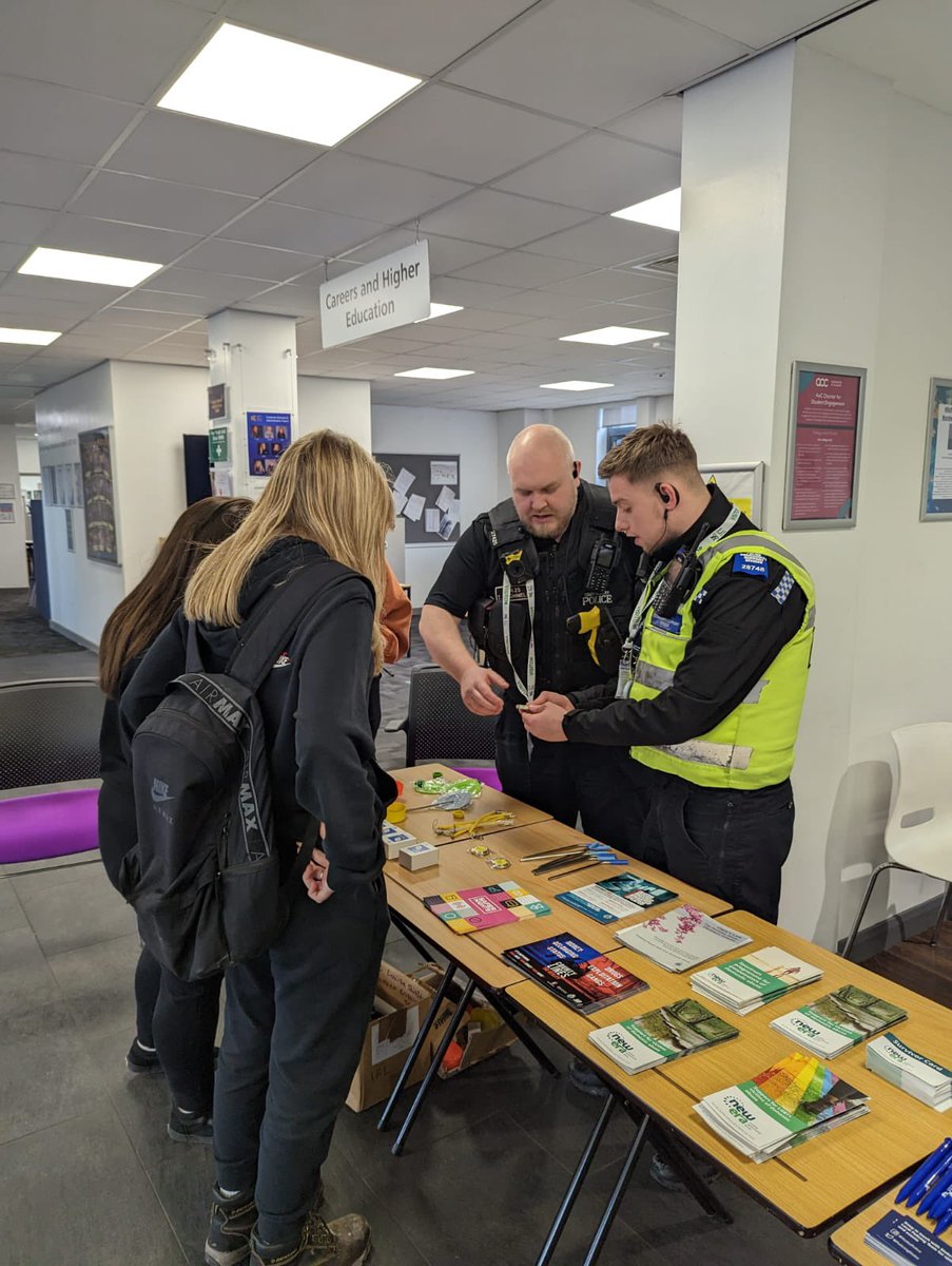 roadcrimeCI's tweet photo. Local officers from @stokenorthLPT held a drop in session for violence against woman &amp; girls (VAWG) today @CCollegeBurslem 
Time well spent engaging with students and others on such an important subject. https://t.co/sYo9DpQ4nW