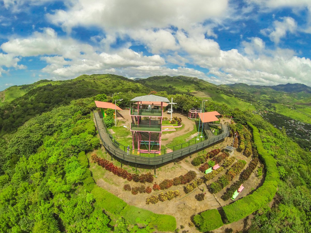 Hermosa fotografía del Mirador El Calvario, Matagalpa donde podes contemplar la belleza de la perla del septentrión.
  📍 Mirador El Calvario
📸Créditos a quien correspondan.
#ConozcamosNicaragua #Nicaragua