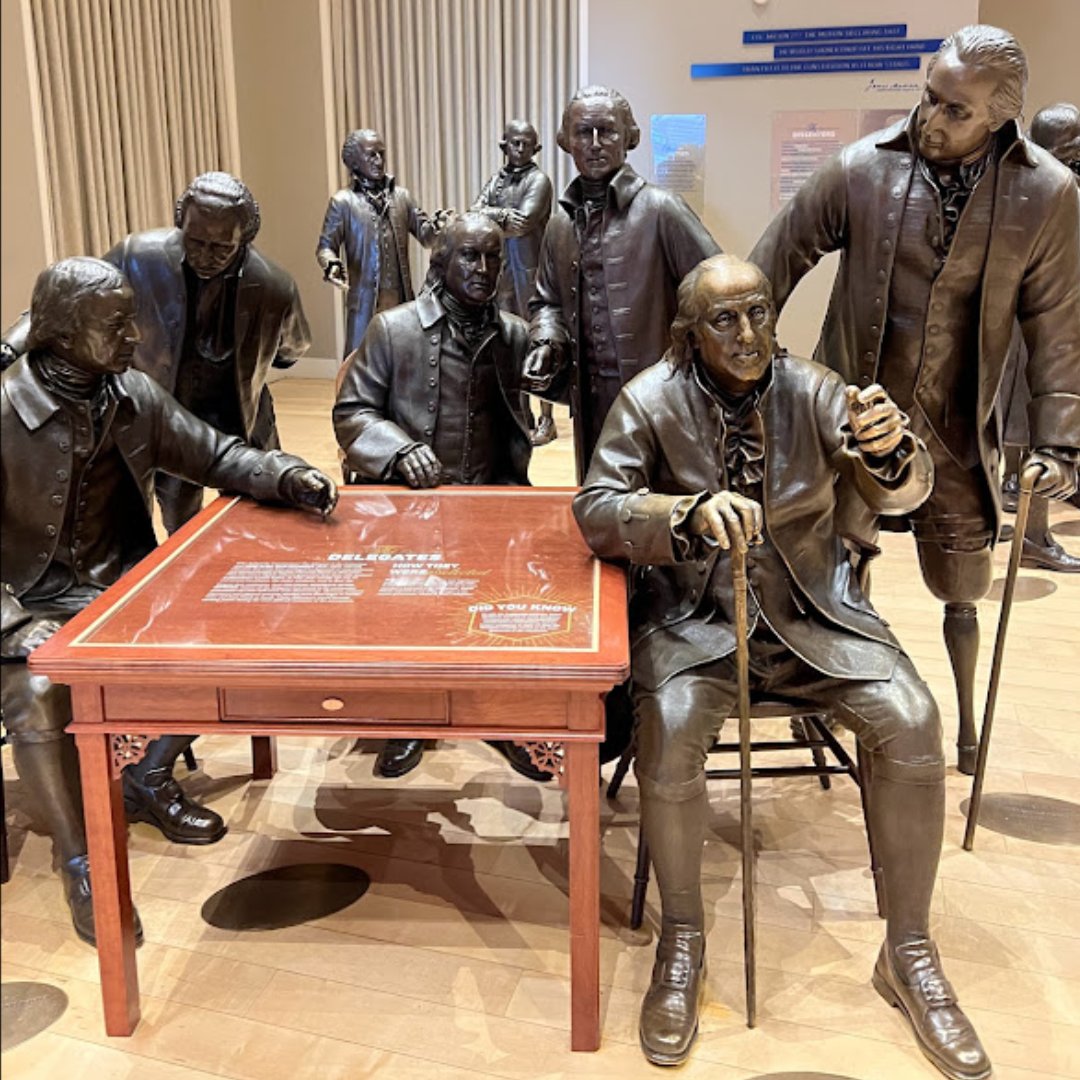 #HPCLC2023 was an incredible gathering of leaders in life science logistics, and our healthcare freight transportation team was thrilled to be among them 👏 We were proud to sponsor the <a href="/ConstitutionCtr/">National Constitution Center</a> reception with <a href="/SkyCellCH/">SkyCell</a> and @PrimeAirCorp! bit.ly/3yIEyX0