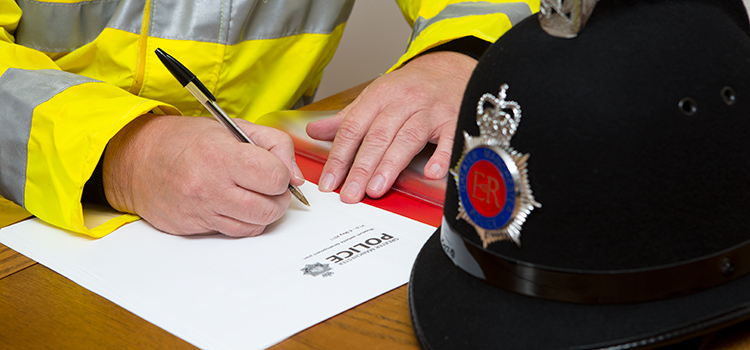 #SURVEY | GMP are encouraging members of the public to have their say on their experiences with any UK police force who have been a victim/survivor of rape or sexual offence to improve the UK police force response.

Complete the anonymous survey now: orlo.uk/jBMS3