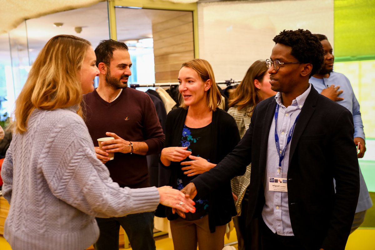 NewtonProgramVC's tweet photo. How do you break into venture capital? π€
Stop thinking and start reading these top tips from VCs we've had the pleasure to talk to: https://t.co/P21FwKa6DC
#VentureCapital #VC #CareersInVC #VCCareers #BreakIntoVC https://t.co/ZScYH1pMzz