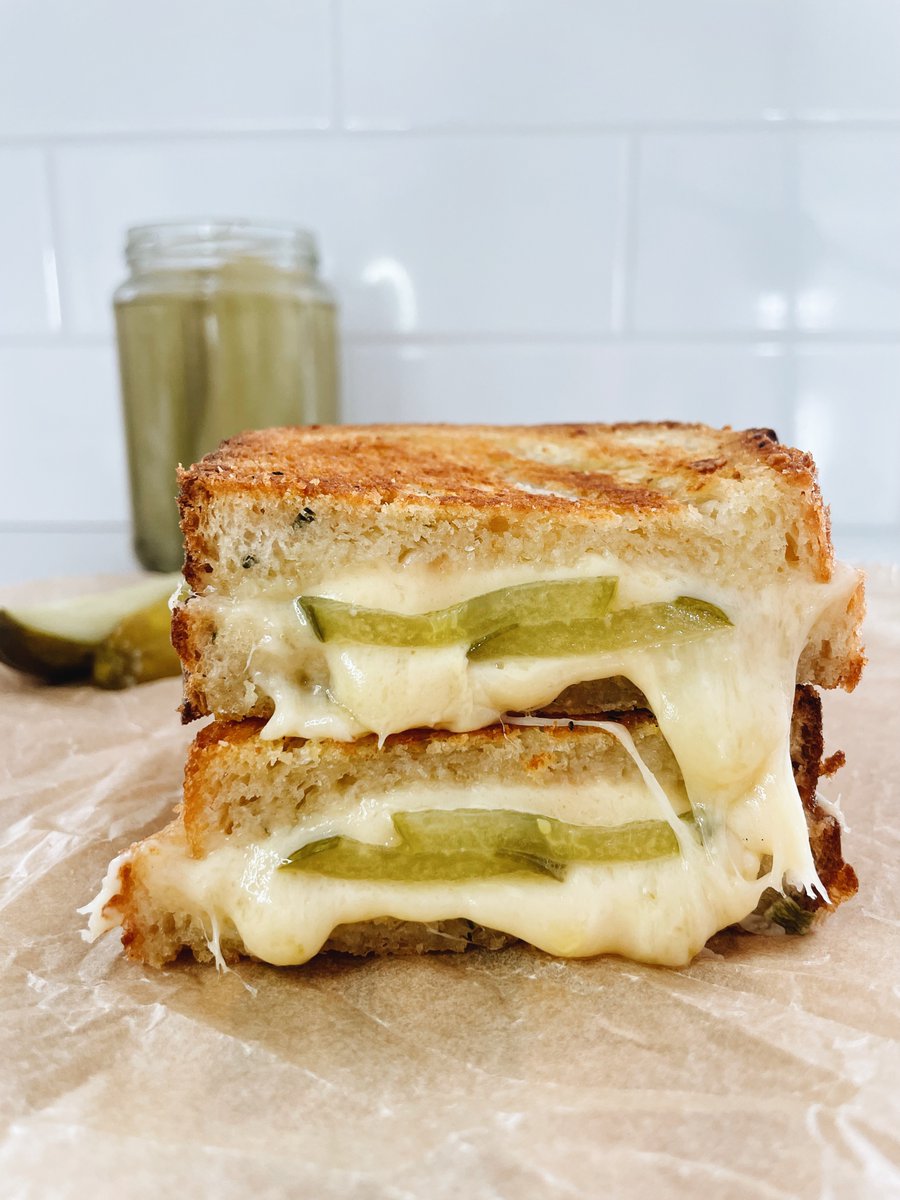What’s better than smoked cheddar on a grilled cheese? Adding dill pickles!

Did you know that cheese is filled with calcium and protein? Pair this sandwich with your favourite salad or some veggie sticks and you’ve got a balanced meal.

RECIPE: dfpei.pe.ca/recipes/dill-p…