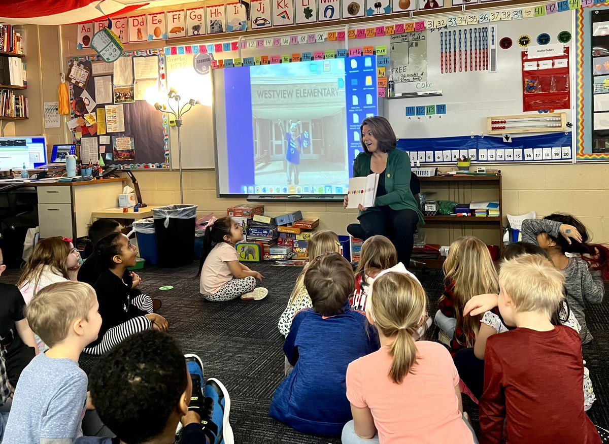 RepAngieCraig's tweet photo. No better way to start the morning than reading Press Here by Herve Tullet with Mr. Thies’ kindergarten class at Westview Elementary in Apple Valley. 📚⭐️ https://t.co/8HKY3sEGJD