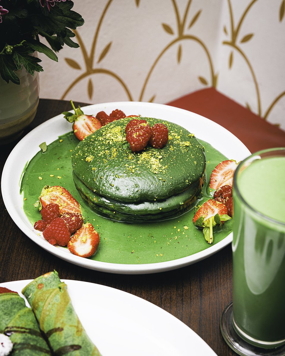 Get your green on tomorrow with our St Patrick’s Day dessert specials. They’re so delicious that you won’t be able to stop yourself from doing a jig! ☘️ #StPatricksDayLondon #DessertShop
