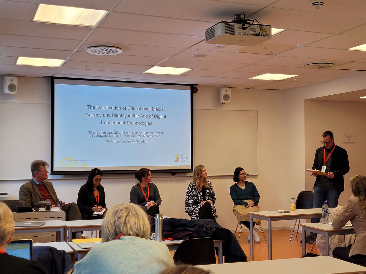 ARomoFlores's tweet image. Today, we discussed value-laden challenges in the datafication of education during #nera2023 
@shgnbn @StinaMBengtsson @yantiyanto Saralie Sernhede @Mkv_Sodertorn  
Photo by Daniel Buller