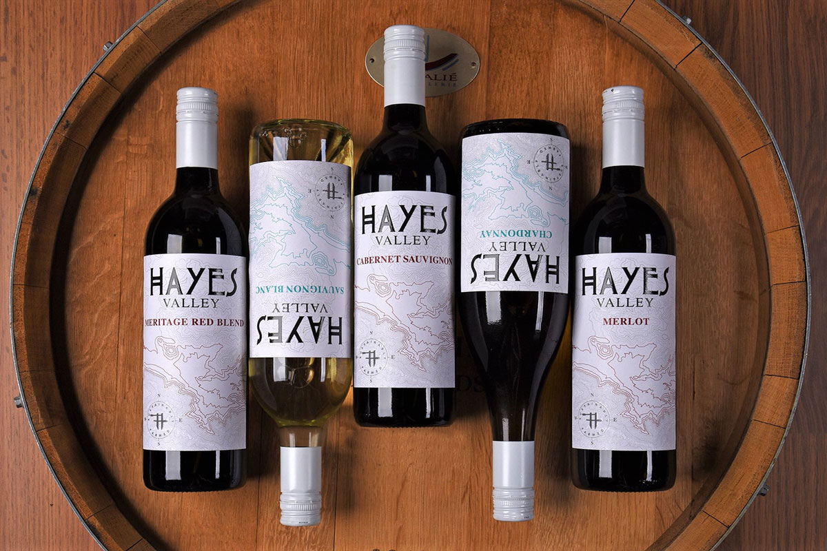 🍷 Winery Spotlight: Next Tuesday at 6PM, winemaker of Hayes Valley sustainably farmed wines will be joining us on the big screen, via Zoom! Call us or sign up at bit.ly/3m5R8N3

#wineryspotlight #winetasting #winestyles #hayesvalley #winelover #ankeny @PrairieTrail