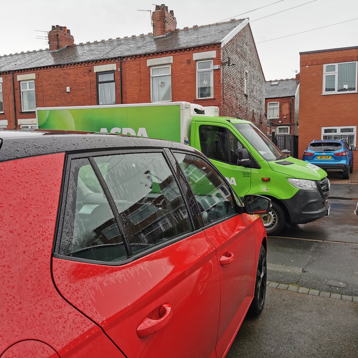 Ickle_Alex's tweet photo. @AsdaServiceTeam please stop your drivers doing this. He's not delivering to my address. But I'm blocked in... Again! #frustrated #illegalparking https://t.co/K3sSCm5SUl