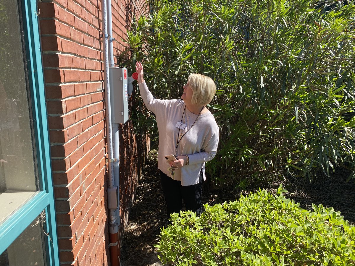 LibertyCoSchool's tweet image. 🚨 BREAKING NEWS🚨 We are excited to announce that a 40 kw Solar Panel System has been installed &amp;amp; is fully operational at Frank Long Elementary. Principal Dr. Sukaratana flipped the switch this morning! #ExcellenceInEverything #SolarPanelEducation #DreamBelieveAchieve