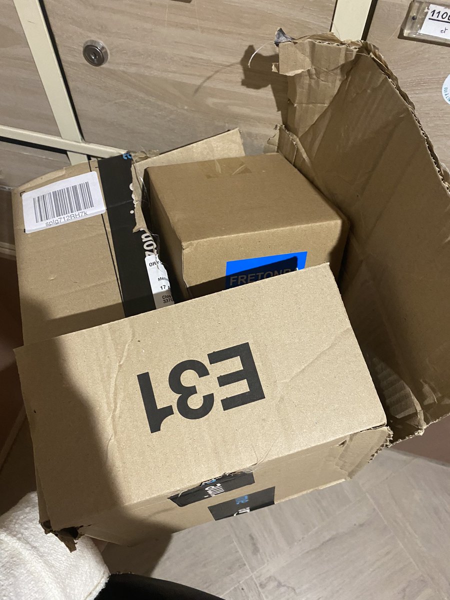 Coucou <a href="/france_amazon/">Amazon France</a> je crois que vos livreurs ne sont pas super fiables et je ne peux pas contacter votre service client par téléphone… Je suis un peu agacée 🙃