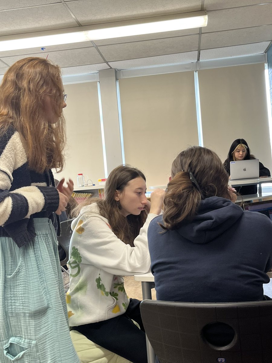 Ms_Kabanakis tweet media