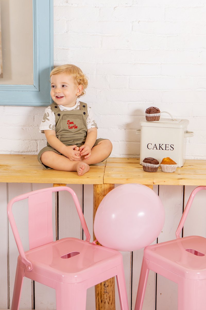 GestionTextil's tweet photo. Hay bollitos que se guardan en cajas vintage y hay otros que se visten de @babybolbarcelona 🙊 Diseños adorables y alegres para los más pequeños de la casa en su #nuevacoleccion 🥰  #GestionTextil #modainfantil #modabebes #calidad #conjuntos #representantedemarca #peto #bebe https://t.co/BSF0UibJcH