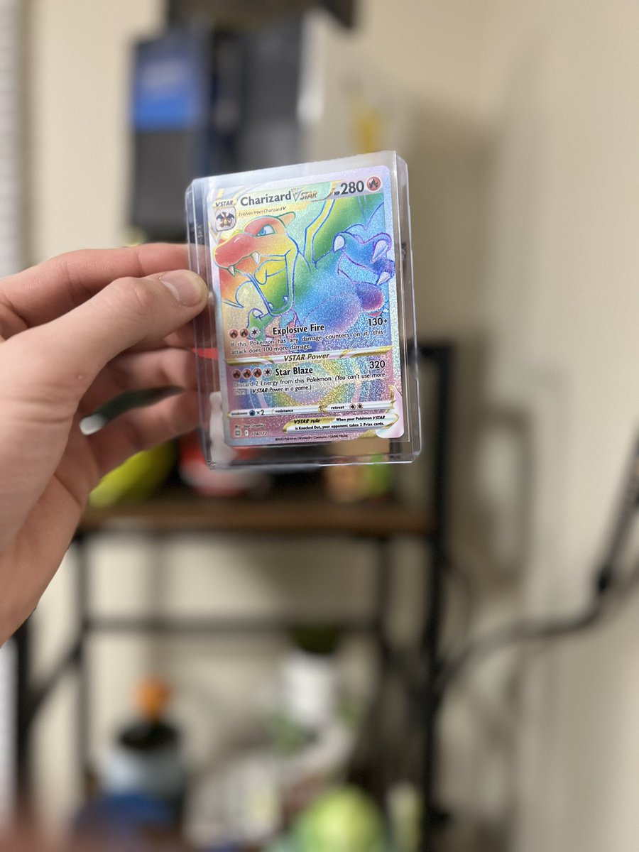 W8DEY's tweet image. Unreal pull last night! 🌈⭐️🐉VSTAR #charizardVstar #PokemonDay