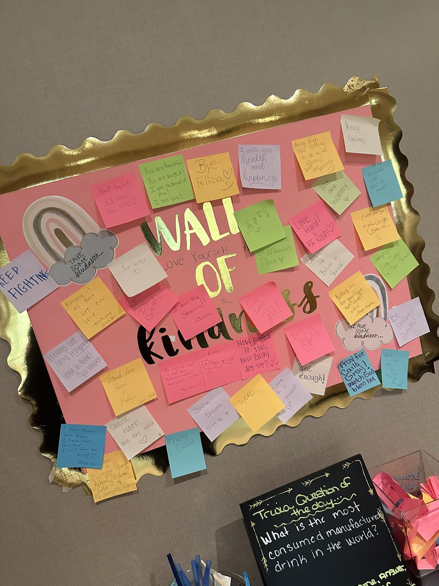 Kindness Wall! It’s free why not Sprinkle it everywhere! This made my day! 💕🌞