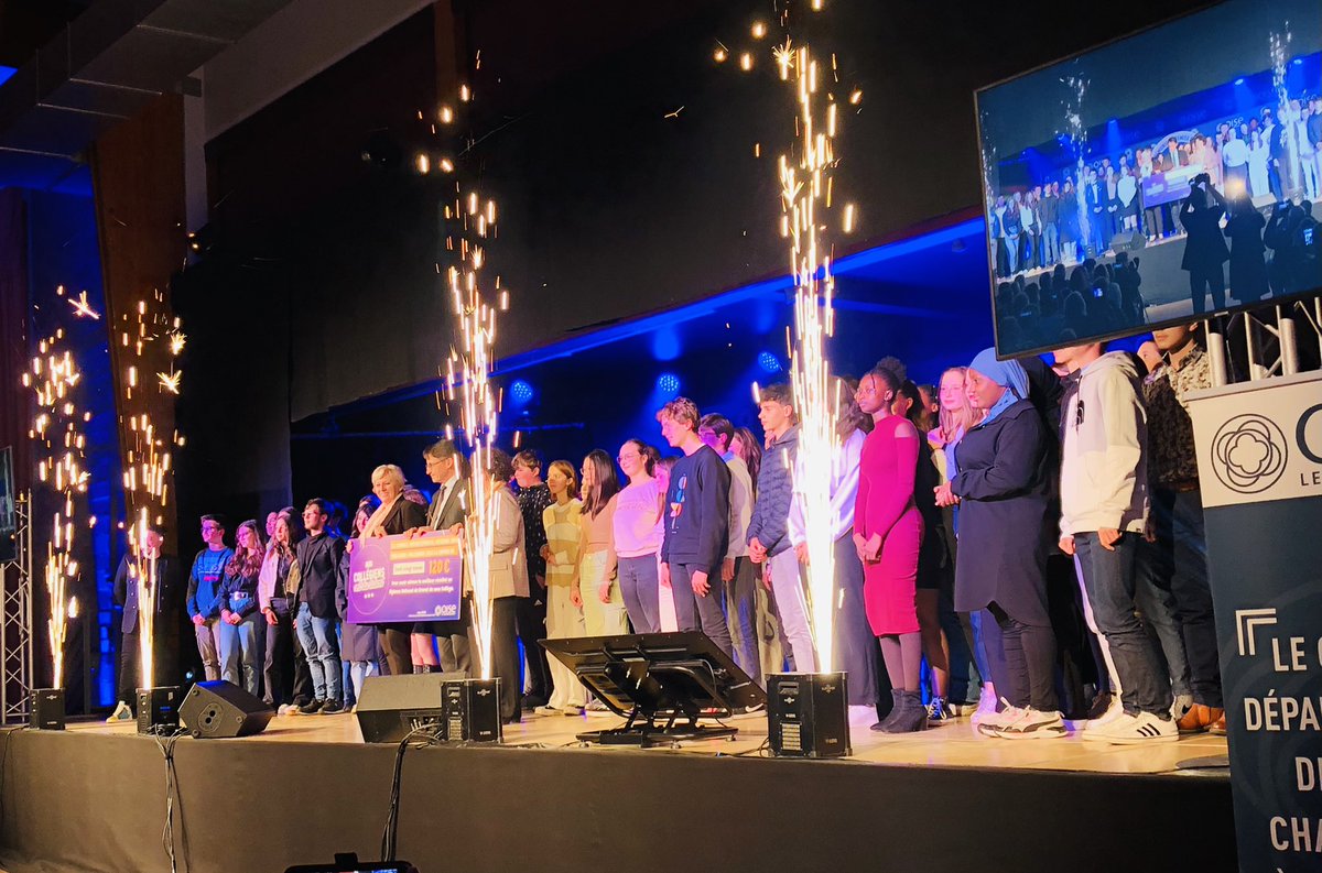 collegePmfMeru's tweet photo. [Noscollégiensontdutalent] Les élèves ayant eu les meilleurs résultats au DNB 2022 étaient réunis à #Bresles pour la cérémonie organisée par @CD_oise et animée par @LeChrisMarques  Dans une ambiance chaleureuse, les élèves ont pu fêter leur réussite avec leur famille 👏🏆🕺 https://t.co/I9N2nnyvTL
