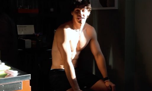 FrW3KG_XwAcJbWf?format=jpg&name=small