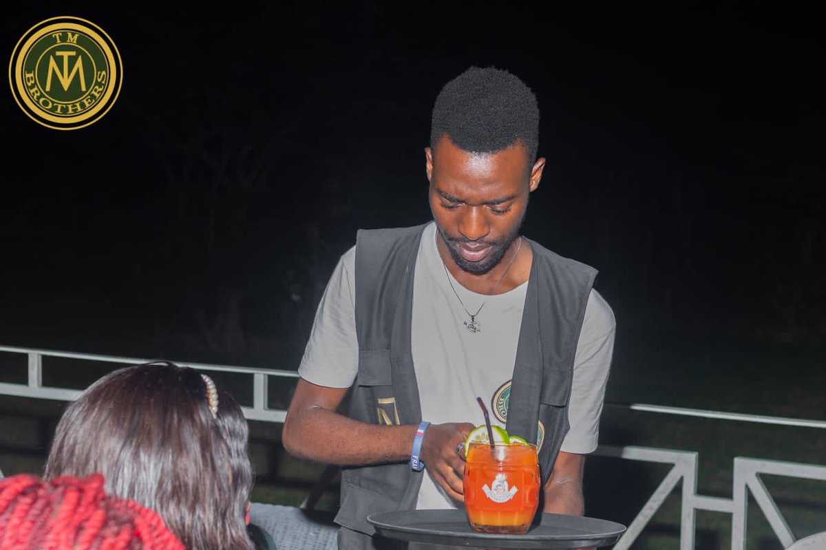 Timitaongaa's tweet photo. Nobody:
Me in my head: If only she knew what was in this cocktail 😭 https://t.co/ysMRl7tmja