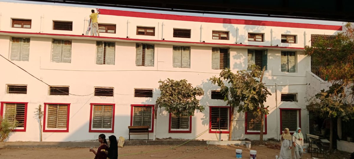 SocialMsso's tweet photo. @venkypowerstar @MynampallyRohit @BRSparty @KTRBRS @RaoKavitha @TelanganaCMO @MynampallyTRS The renovated school, if u r driven by numbers, it costed us 50 Lakhs! https://t.co/EmXsvmYG7b