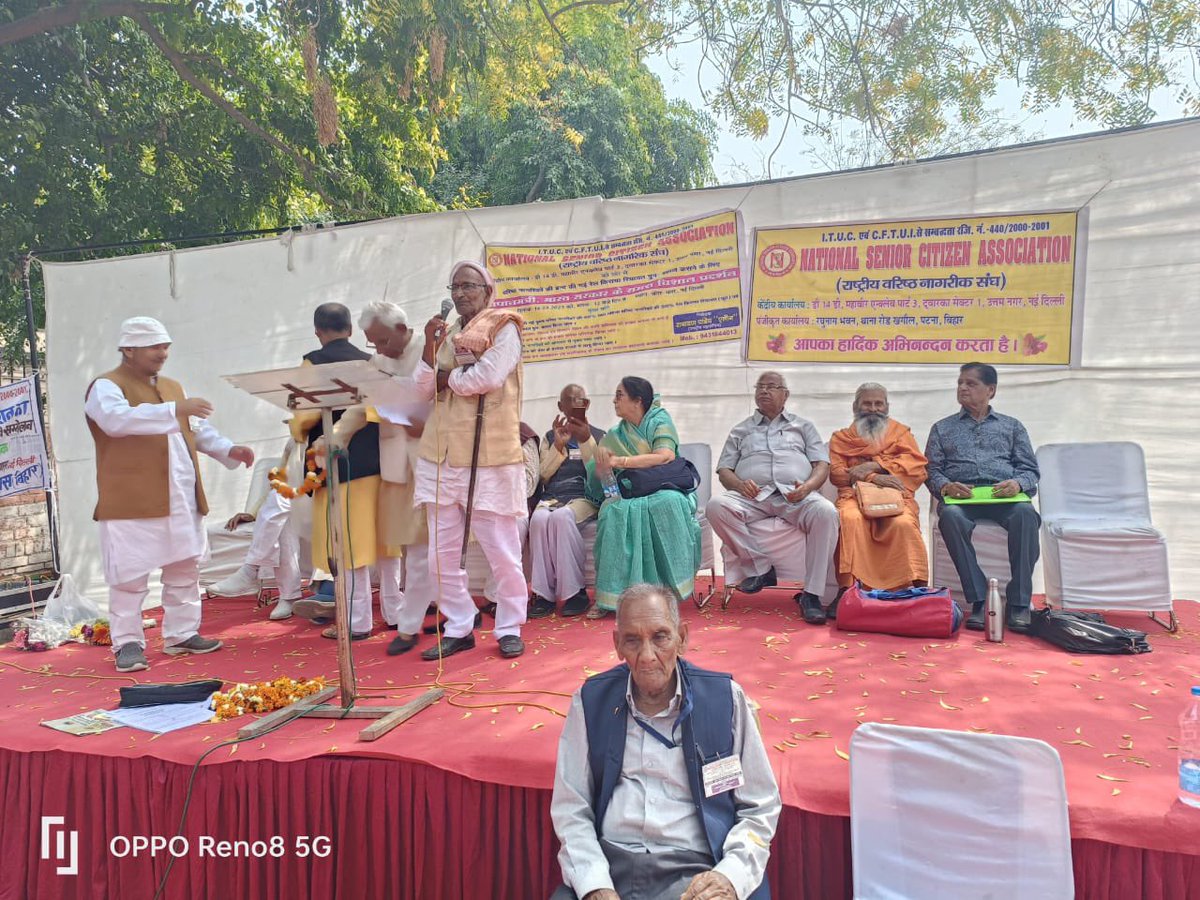 CFTUI2's tweet photo. National Senior Citizens Association affiliated to #CFTUI organized a sit-in demonstration at Jantar Mantar in New Delhi for restoration of rail concession facilities for senior citizens.
@itucasiapacific @PMOIndia @RailMinIndia @AshwiniVaishnaw https://t.co/d2KB39ydgh
