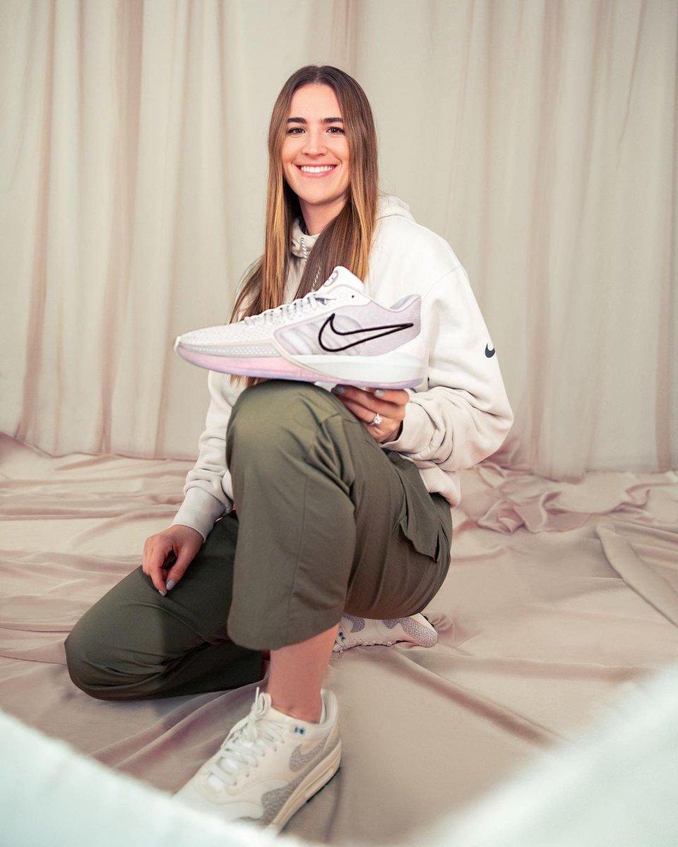BleacherReport's tweet photo. Nike has officially unveiled Sabrina Ionescu's own signature sneaker, the 'Sabrina 1' 👏 @brkicks

Her signature line is set to release later this summer https://t.co/j48sH4JYrB
