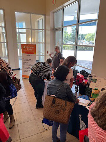 BrowardTeachers's tweet photo. Happening now… ESPs enjoying a bite and meeting BTU partners before the New Education Support Professionals Orientation (NESPO).
@FloridaEA @AFTunion @NEAToday @browardschools https://t.co/rlvooW0Pfp