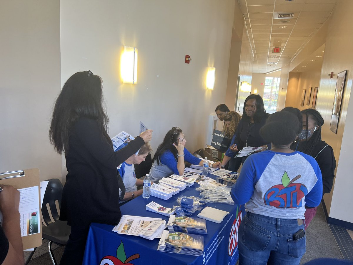 Happening now… ESPs enjoying a bite and meeting BTU partners before the New Education Support Professionals Orientation (NESPO).
<a href="/FloridaEA/">Florida Education Association</a> <a href="/AFTunion/">AFT</a> <a href="/NEAToday/">NEA</a> <a href="/browardschools/">Broward Schools</a>