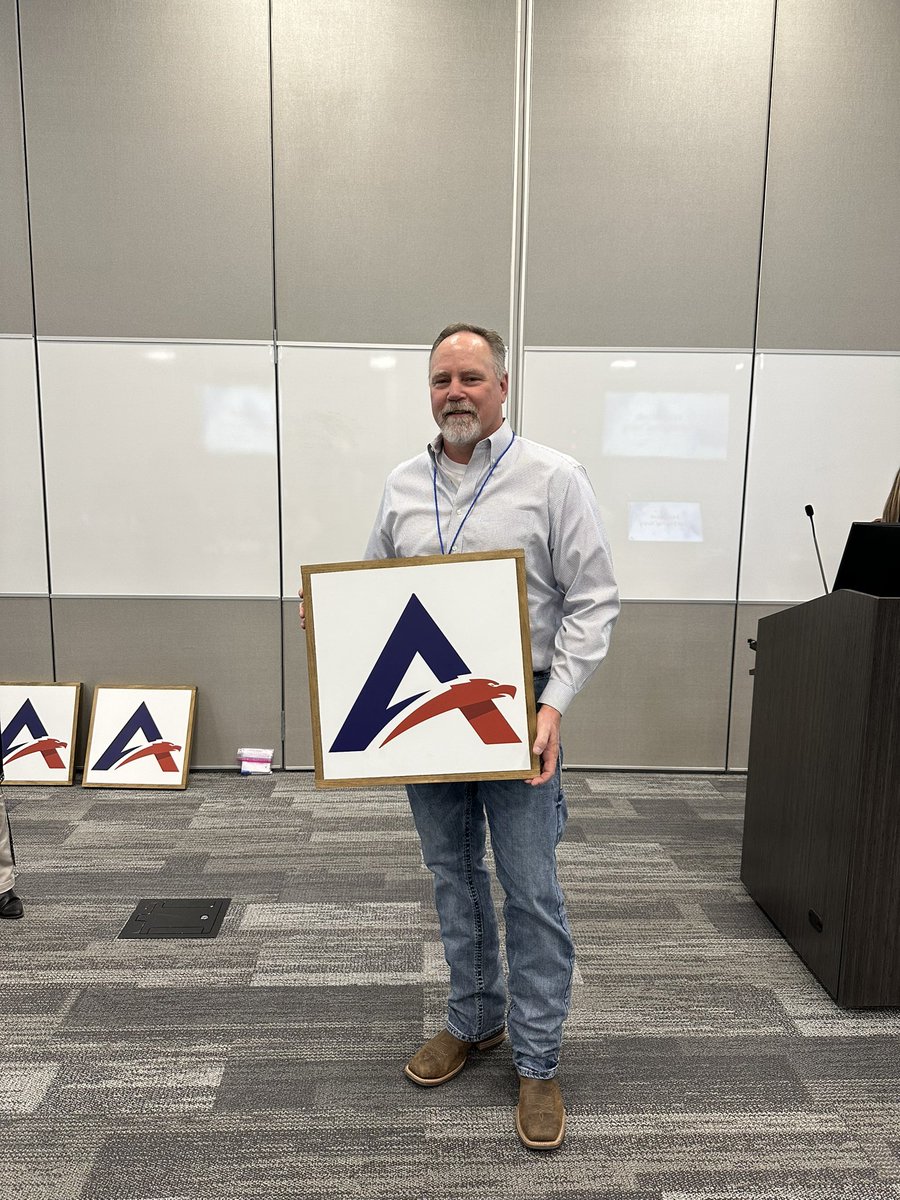 DanielSolizj's tweet photo. Congratulations to our leaders recognized by their peers at today’s AP Meeting for their excellence in telling the Allen ISD story! 🦅 @Allen_ISD https://t.co/zaNyfmT9B3