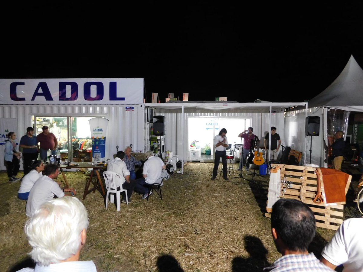 Cudecoop_uy's tweet photo. Alicia Maneiro invitada por #Cadol participó en la inauguración de su estand en la #ExpoActiva de Soriano, junto a su presidente Fernando Carrasquera.
Presentes también nuestro Secretario Juan Carlos Canessa; el presidente de @CAFUruguay y el presidente de @Inacoop https://t.co/84AdwHUm9L